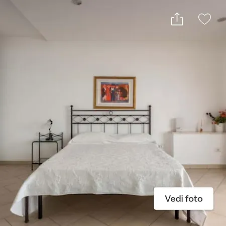 La Nave Sul Mare Di Taormina Letojanni