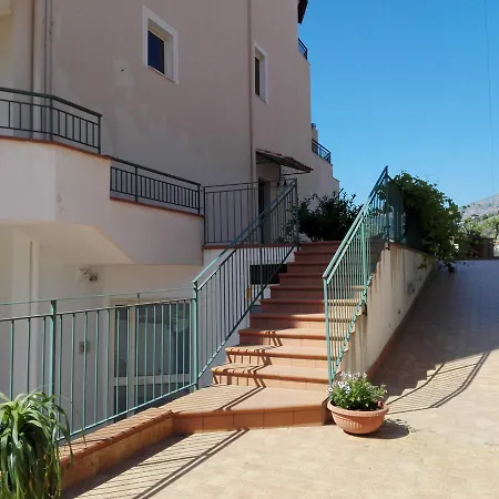 La Nave Sul Mare Di Taormina Bed & Breakfast