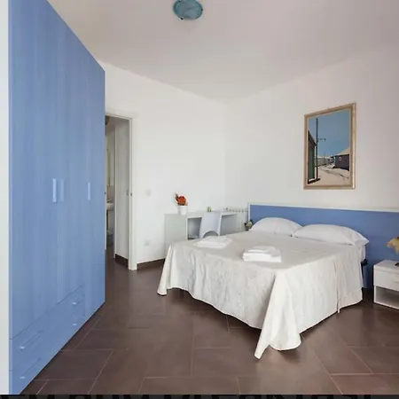 Nocleg ze śniadaniem La Nave Sul Mare Di Taormina *